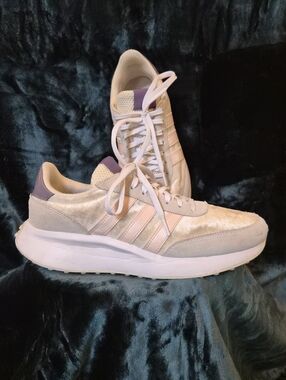 Women's Adidas Run 70S Size 9.5 #endplasticwaste
